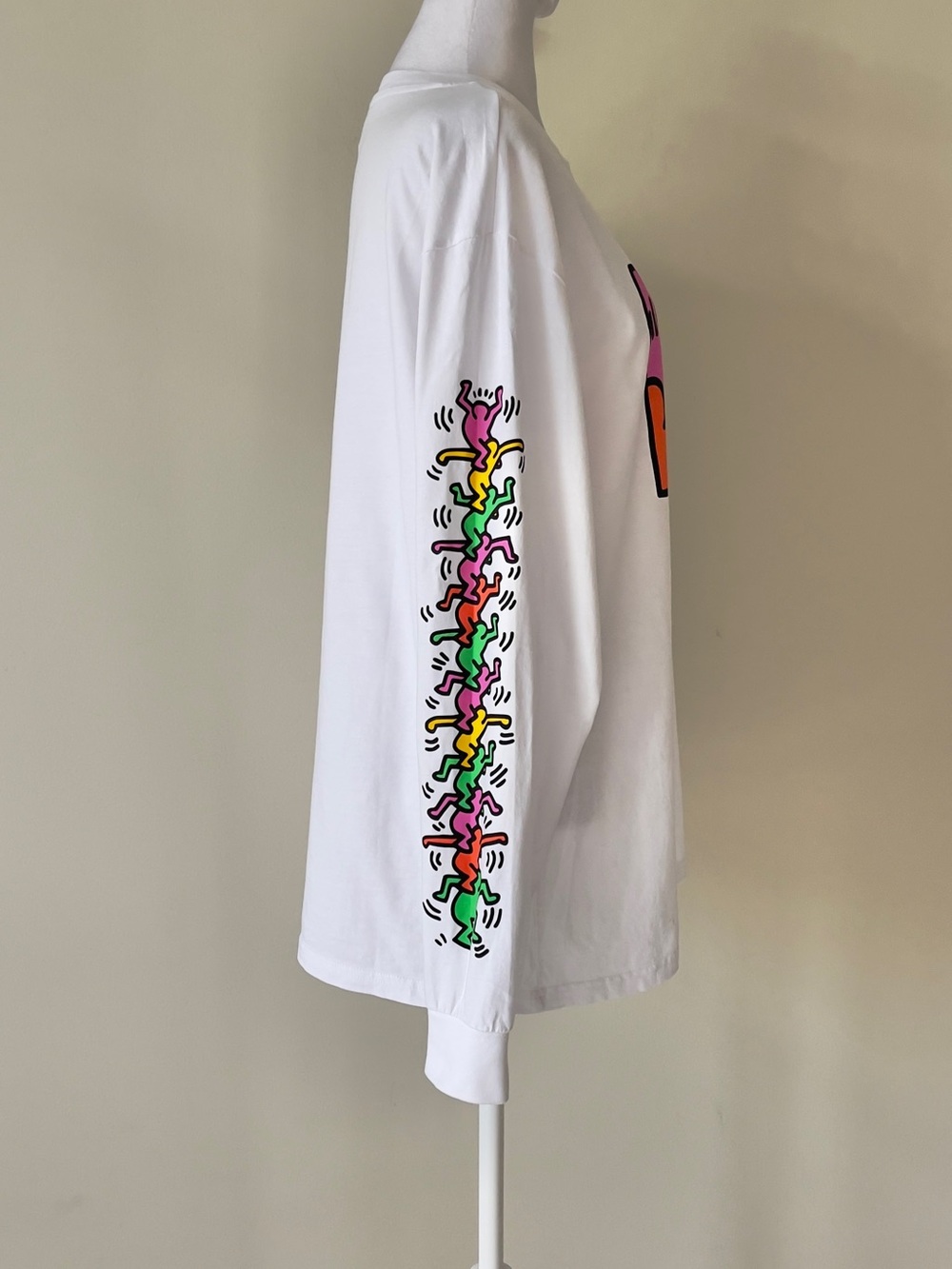 Keith Haring X H&M White Long-Sleeve a Colorful Pop-Art Torso Print on the Chest - Picture 4 of 8